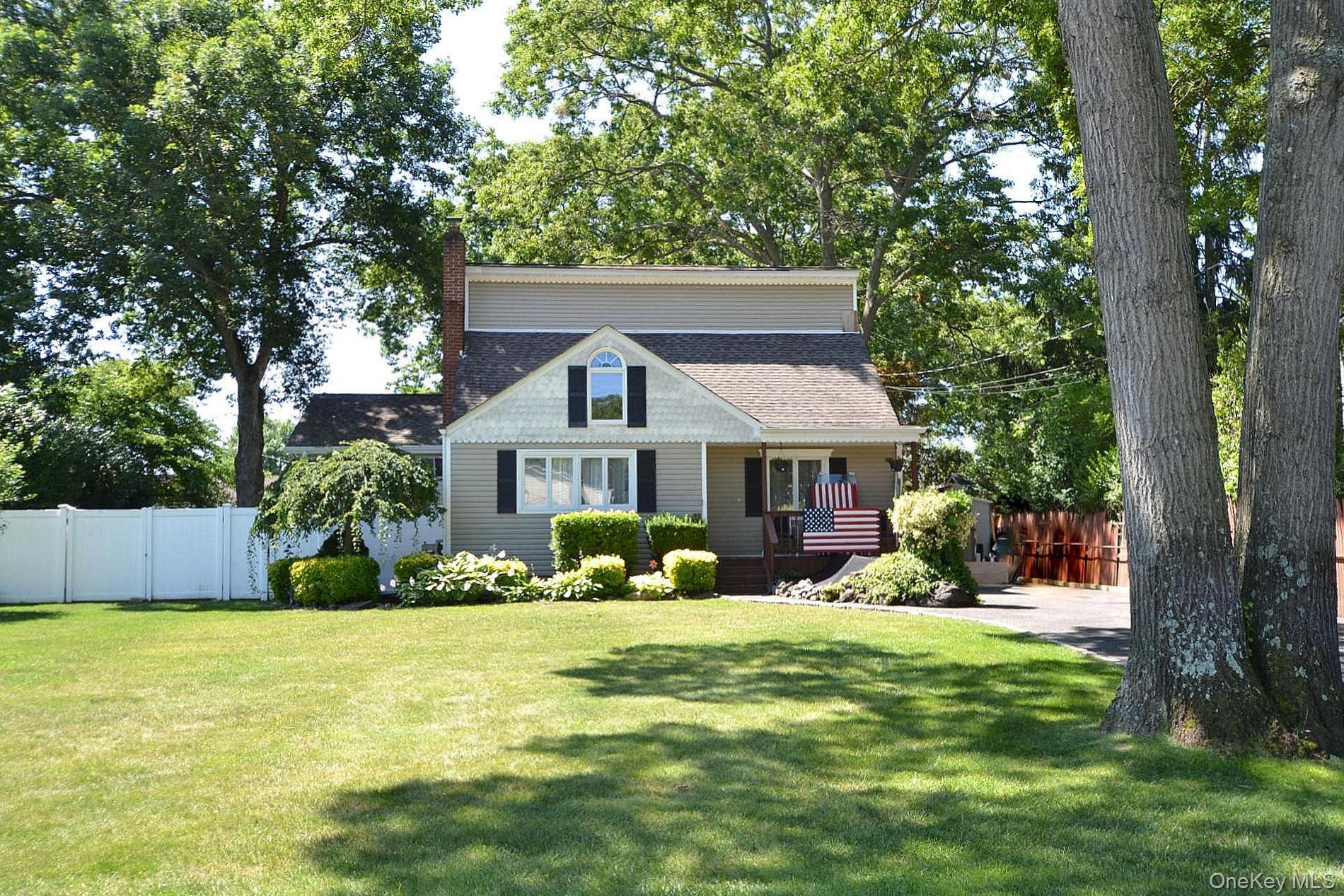 82 Stahley Street — photo