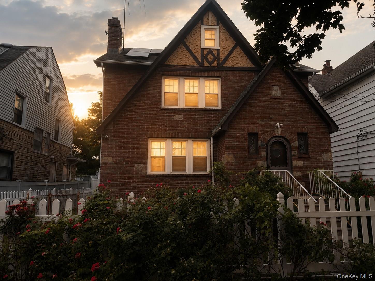 27 Leonard Place — photo