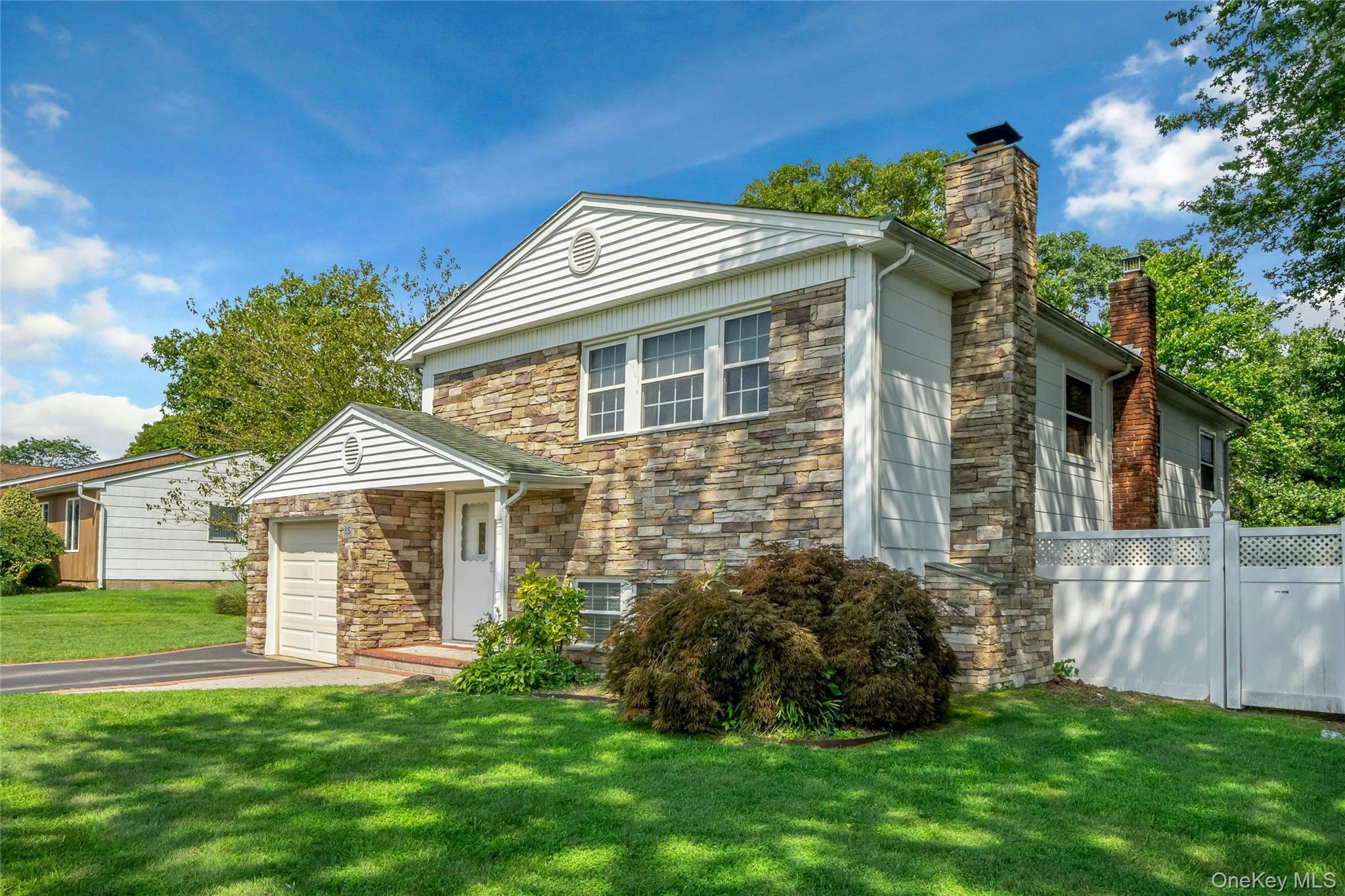 15 Greenbrier Lane — photo