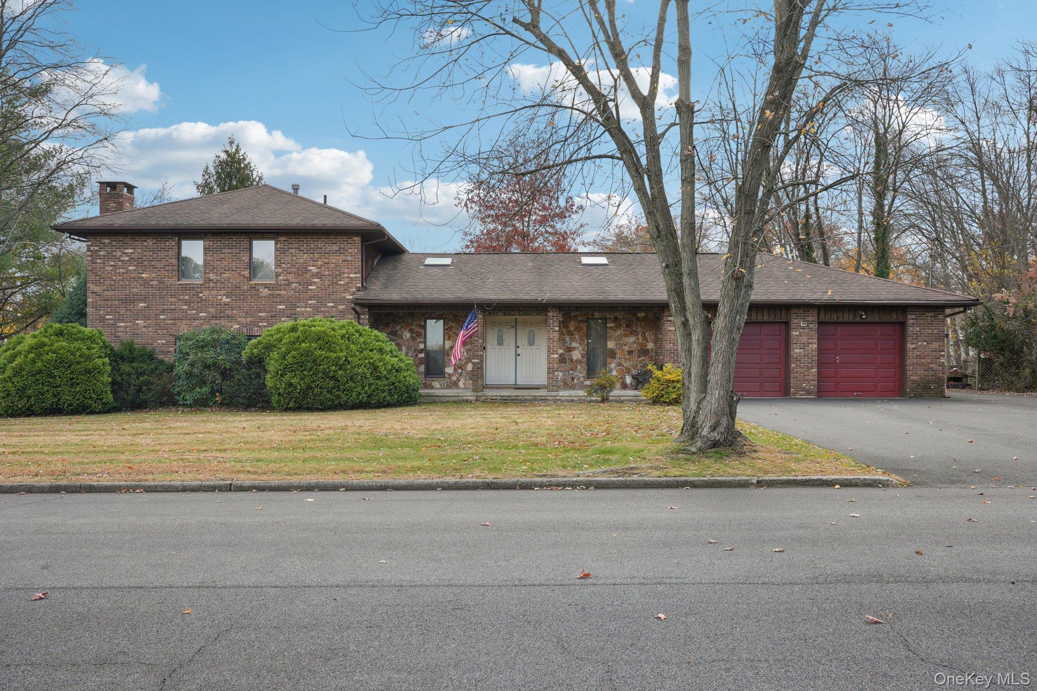 24 Brenda Lane — photo