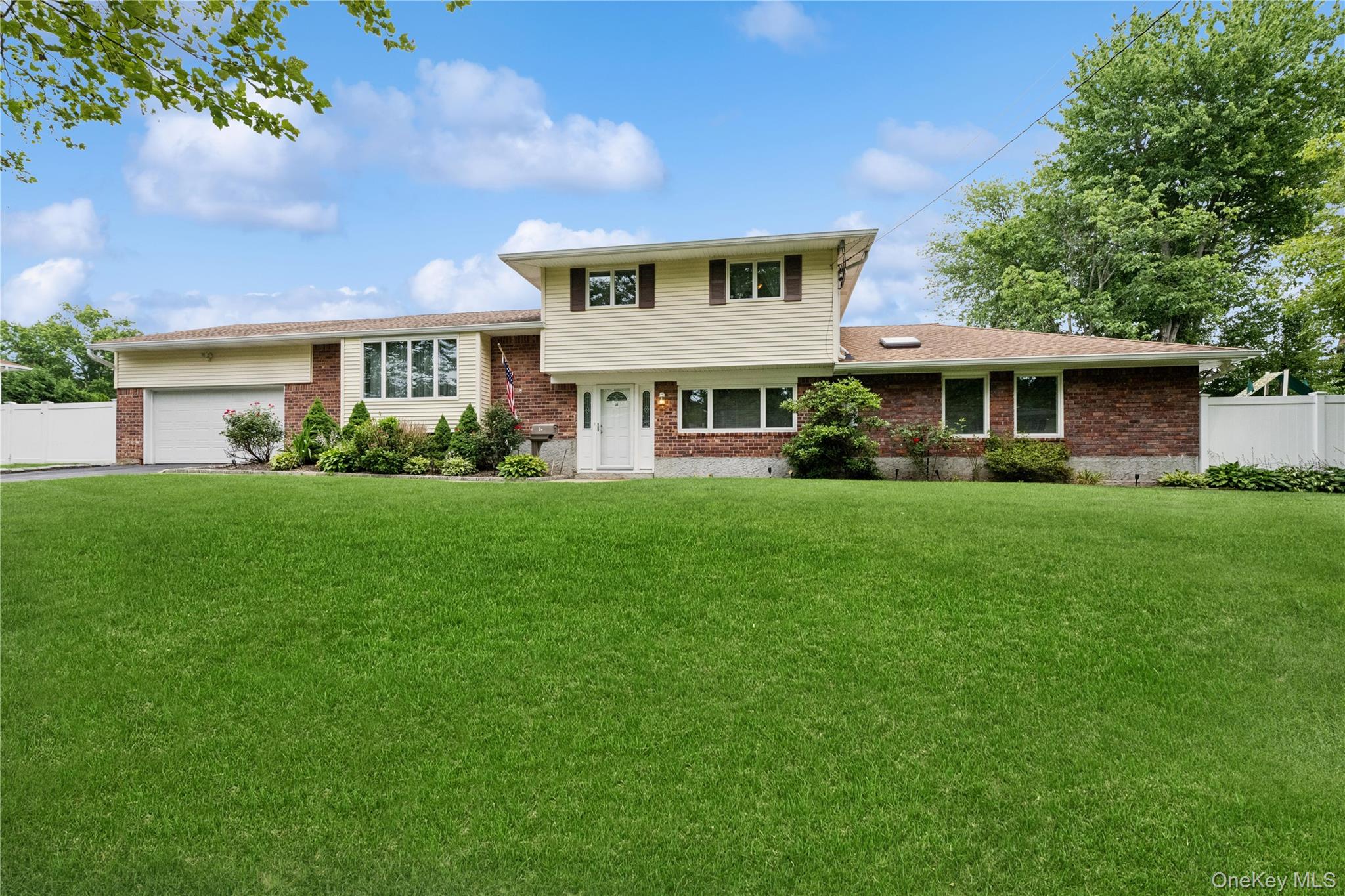 10 Wisteria Way — photo