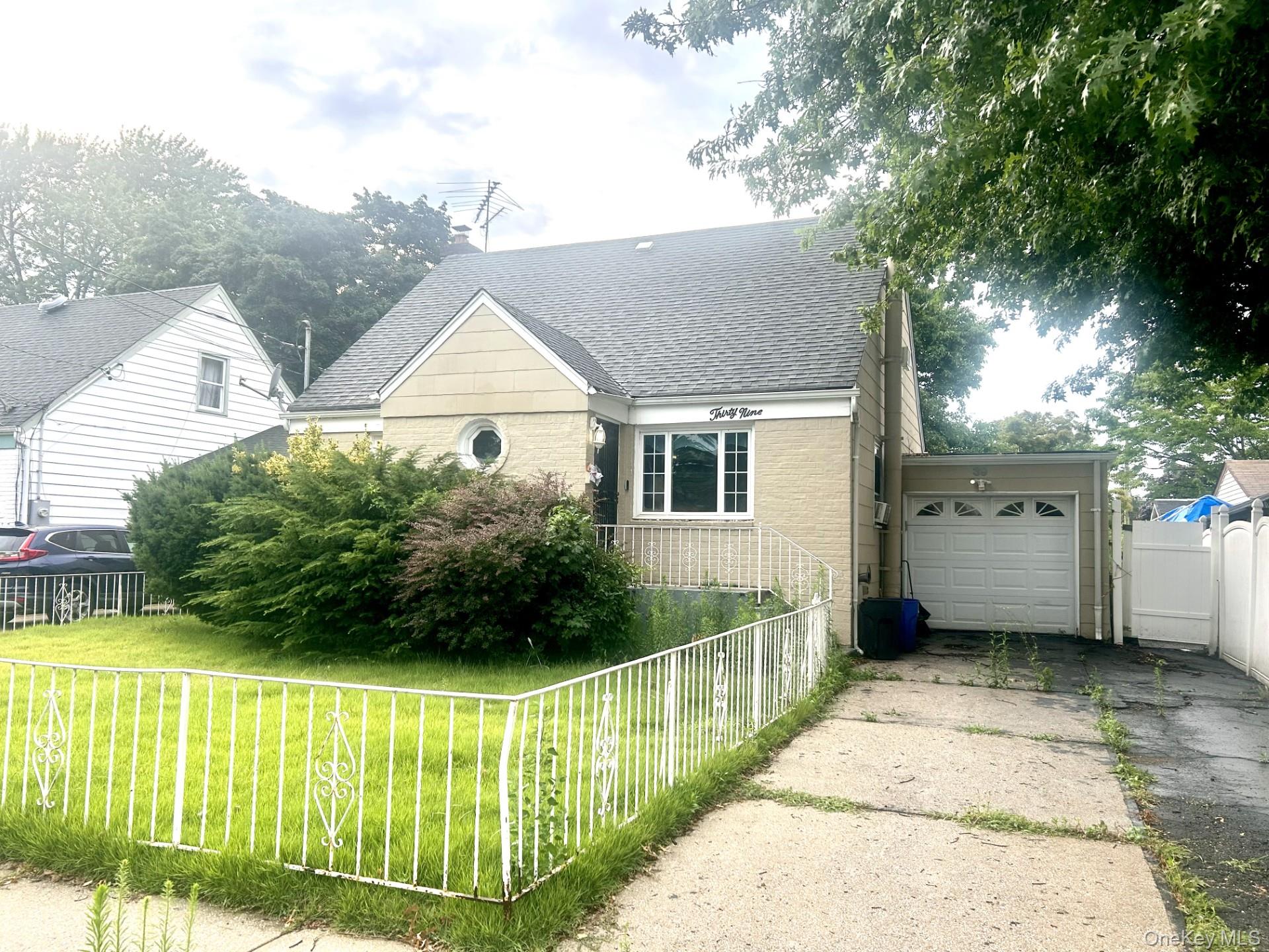 39 Harold Avenue — photo