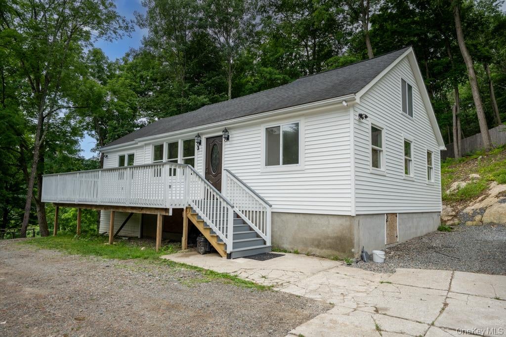 745 Peekskill Hollow Road — photo