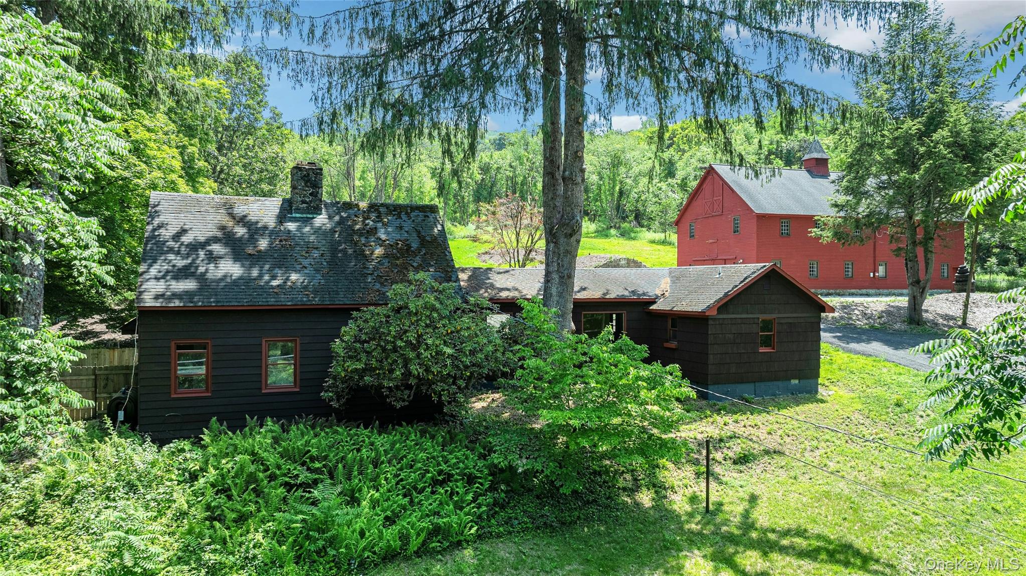 490 Peekskill Hollow Road — photo