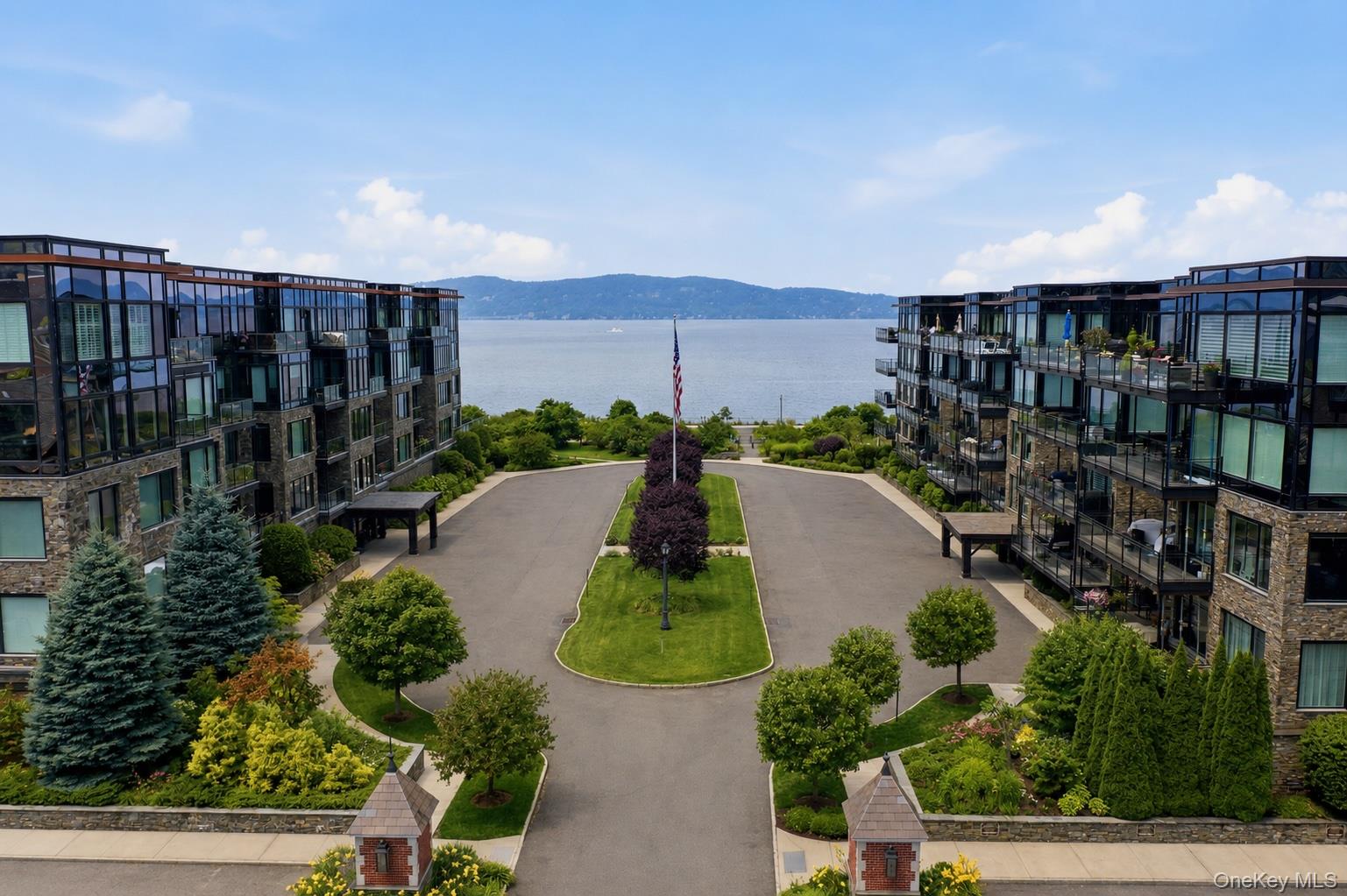 16 Rivers Edge Drive 201 — photo