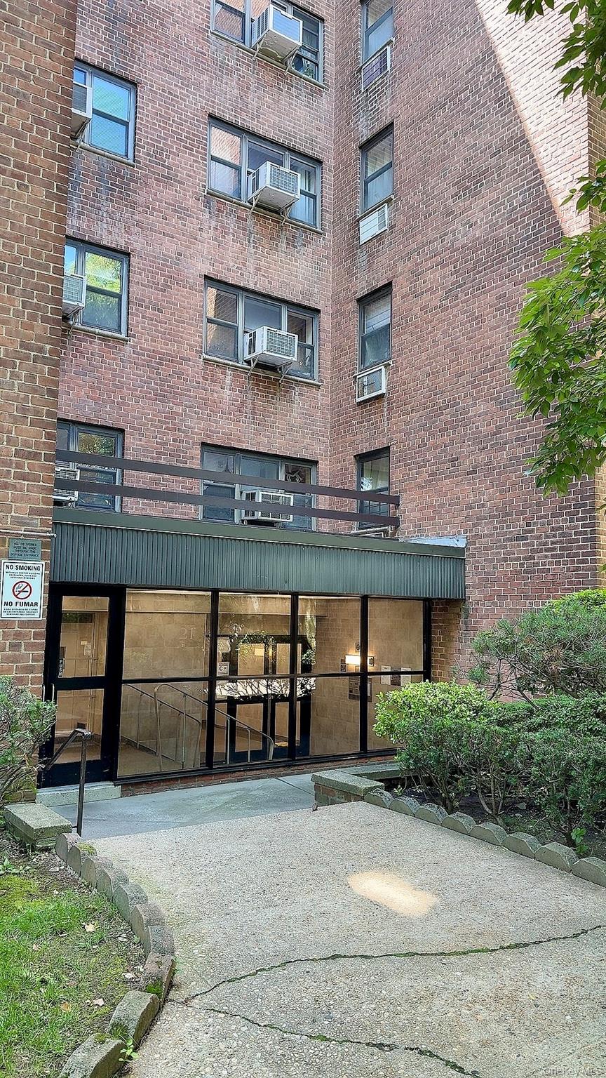 140-21 31st Rd 6C — photo