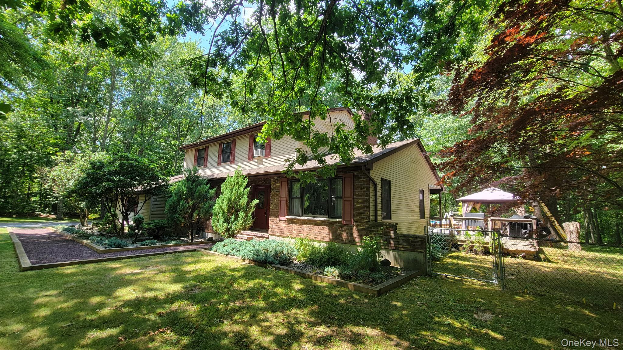34 Greenshire Way — photo