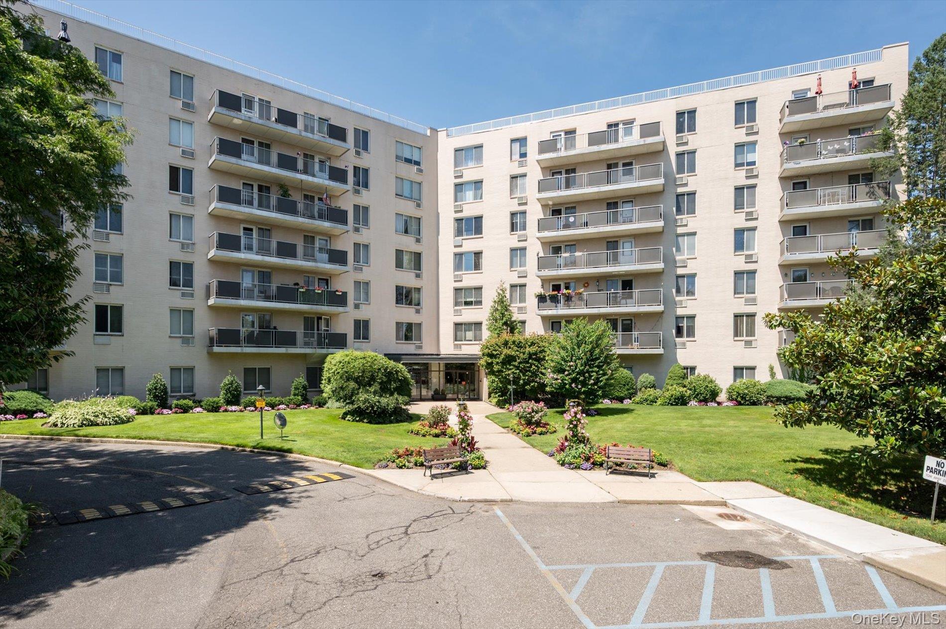 135 Post Avenue 3R — photo