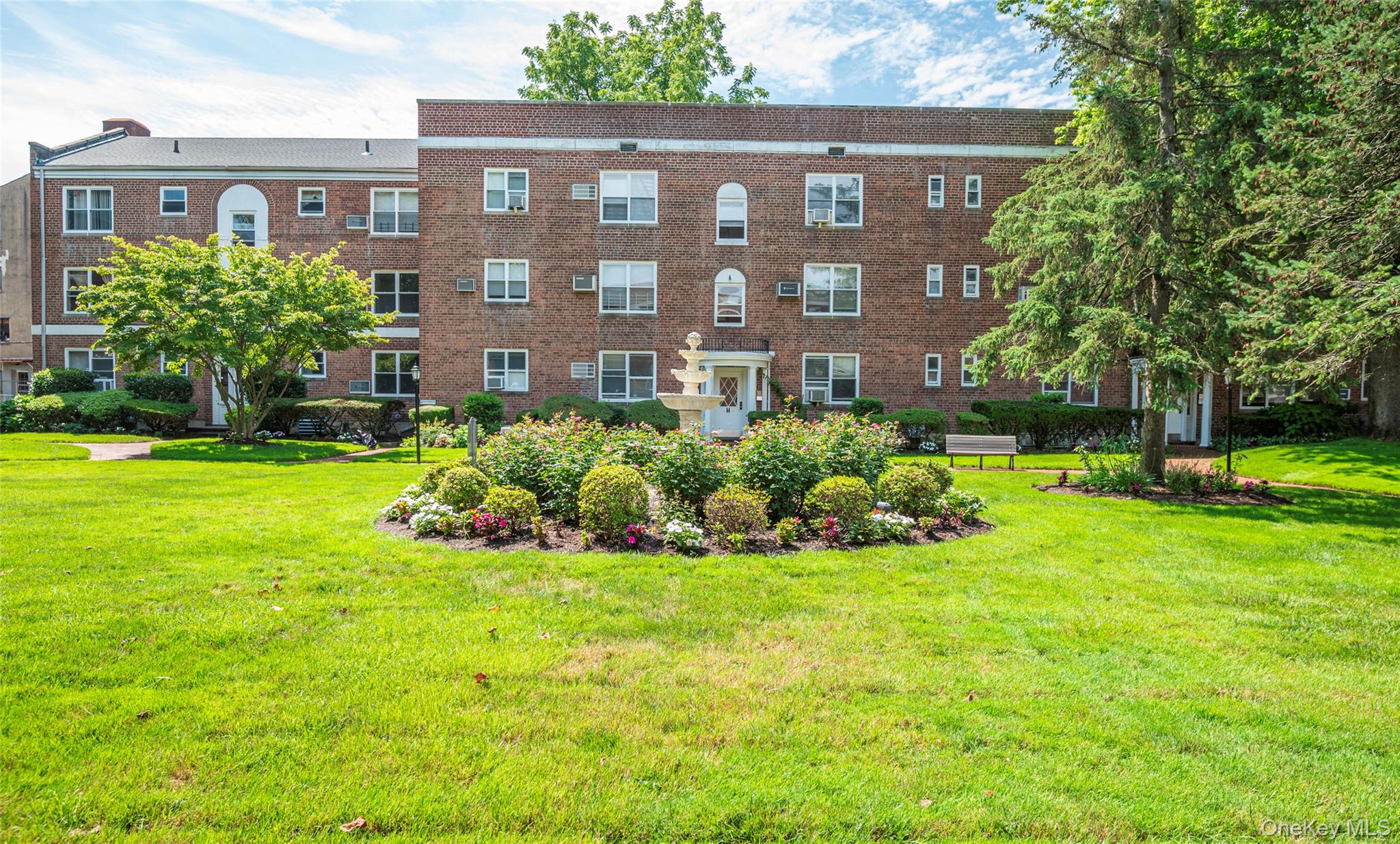 221 Middle Neck Road G5 — photo