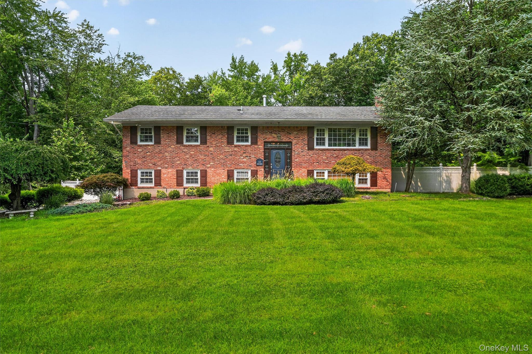 12 Little Brook Lane — photo