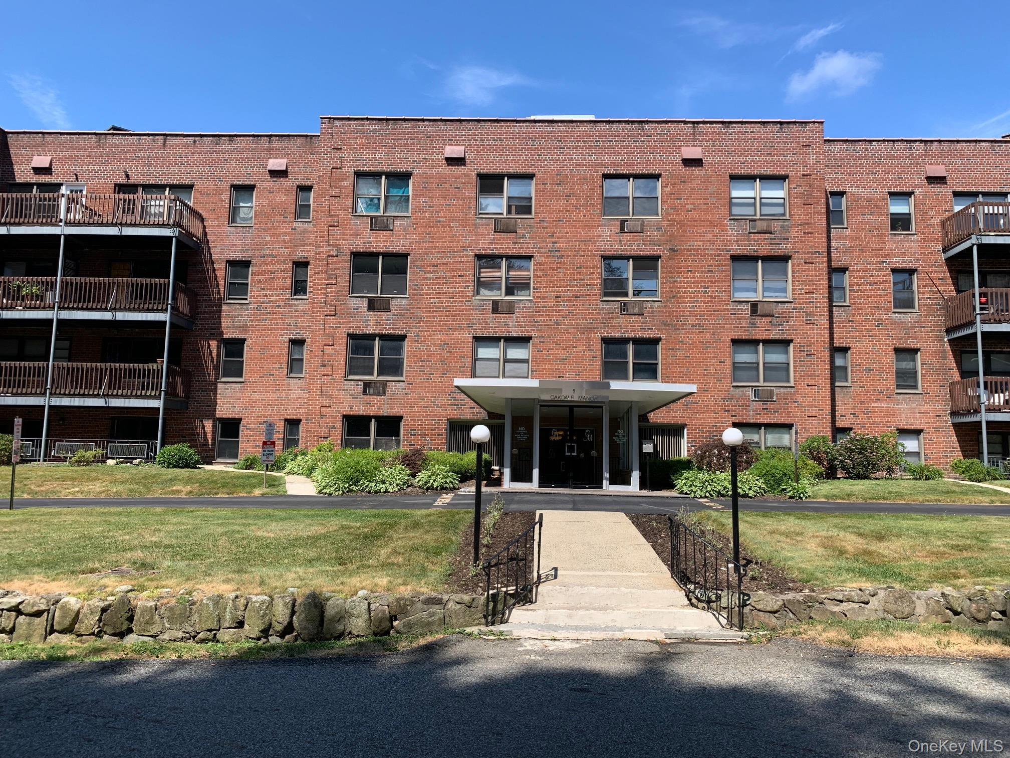 5 Oakdale Manor L22 — photo