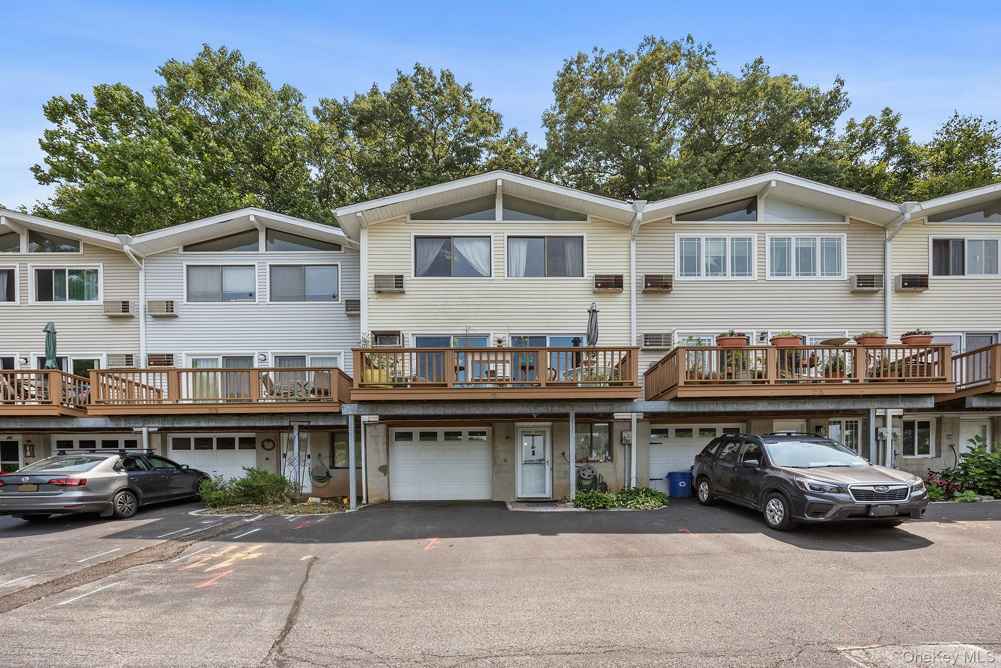24 Scenic Circle 24 — photo