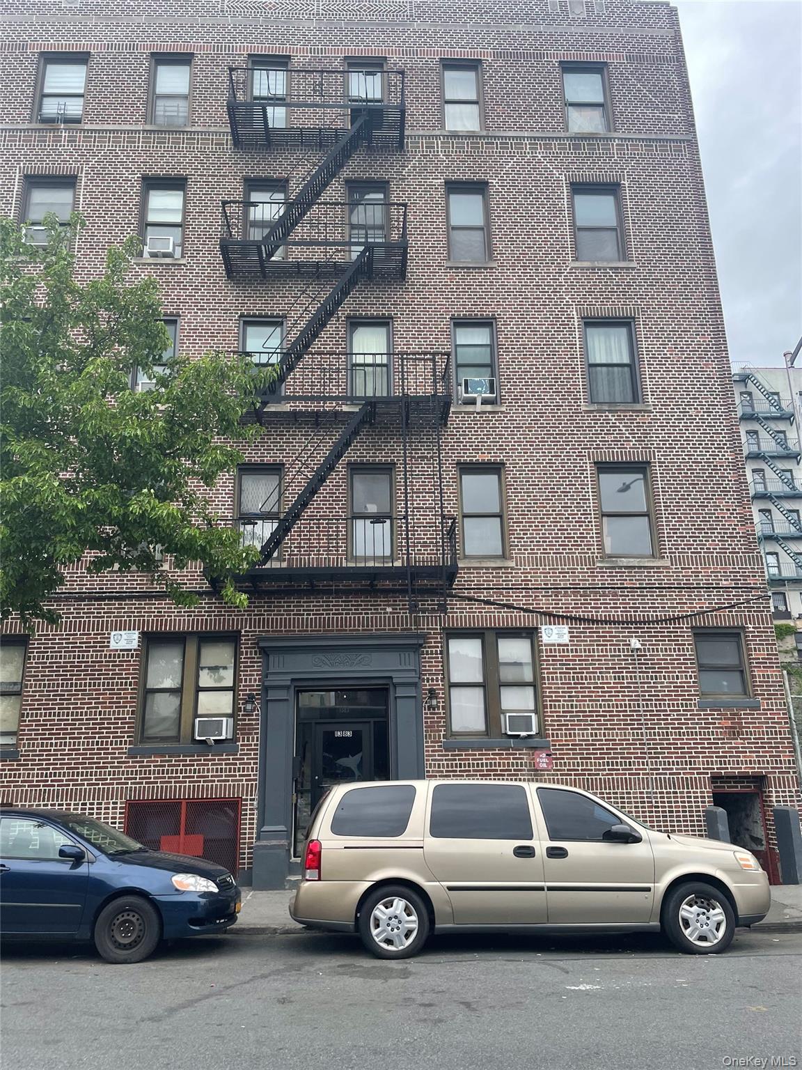 1383 Plimpton Ave E 4C — photo