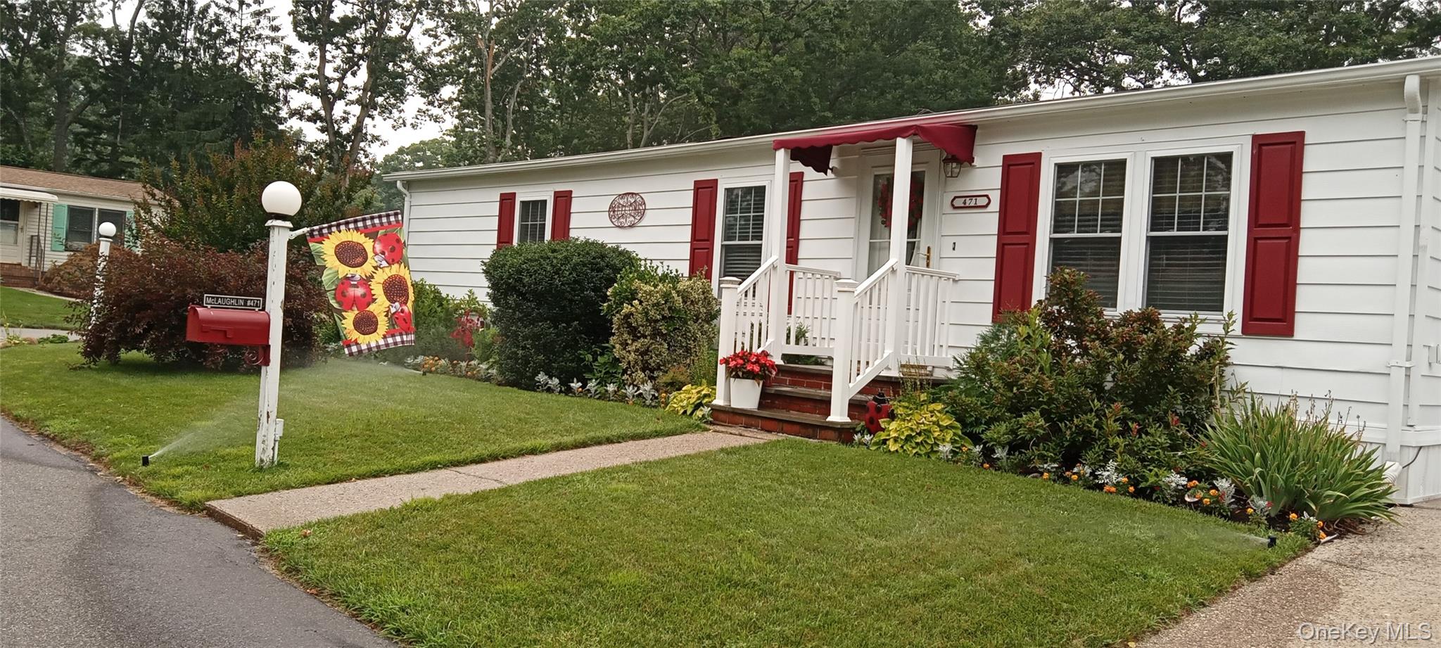 1661 Old Country Rd 471 — photo