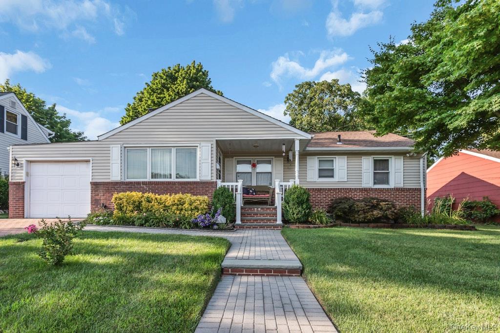 6 Emerald Drive — photo