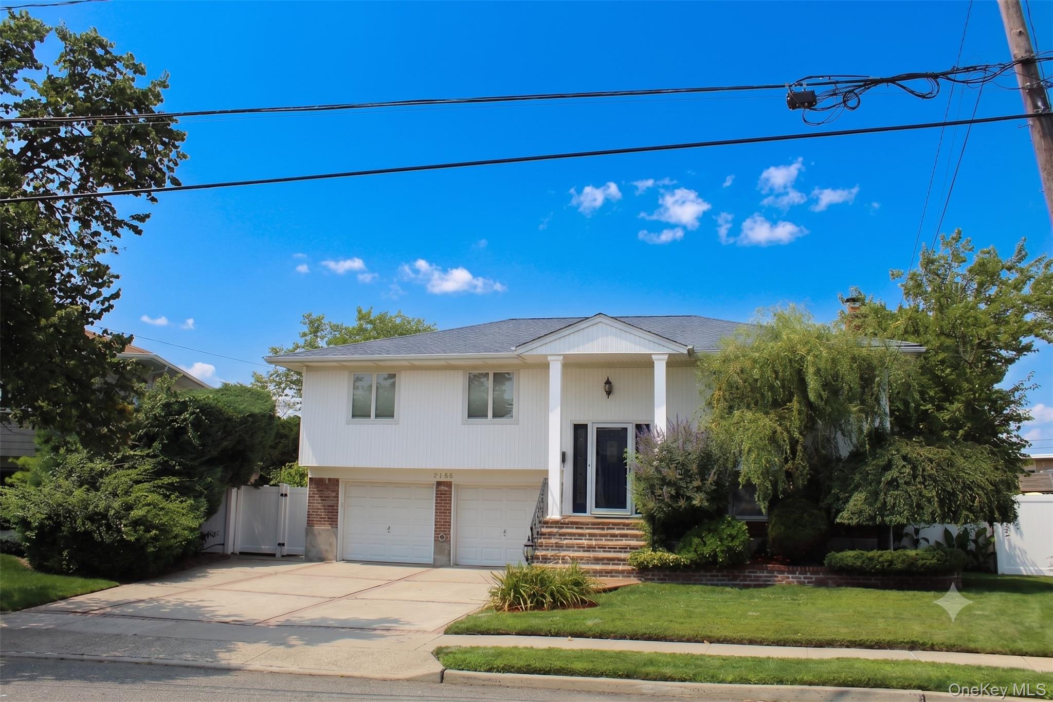 3186 Ocean Harbor Drive — photo