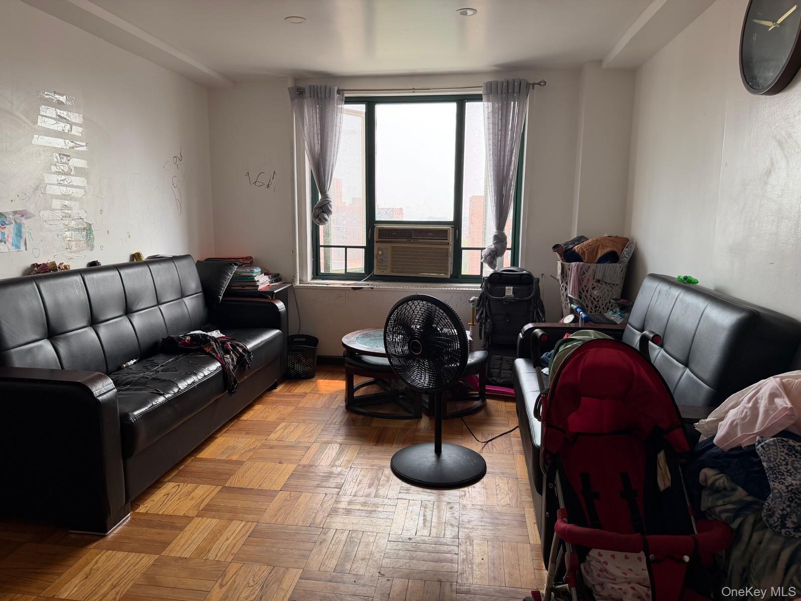 1605 Metropolitan Avenue 12C — photo