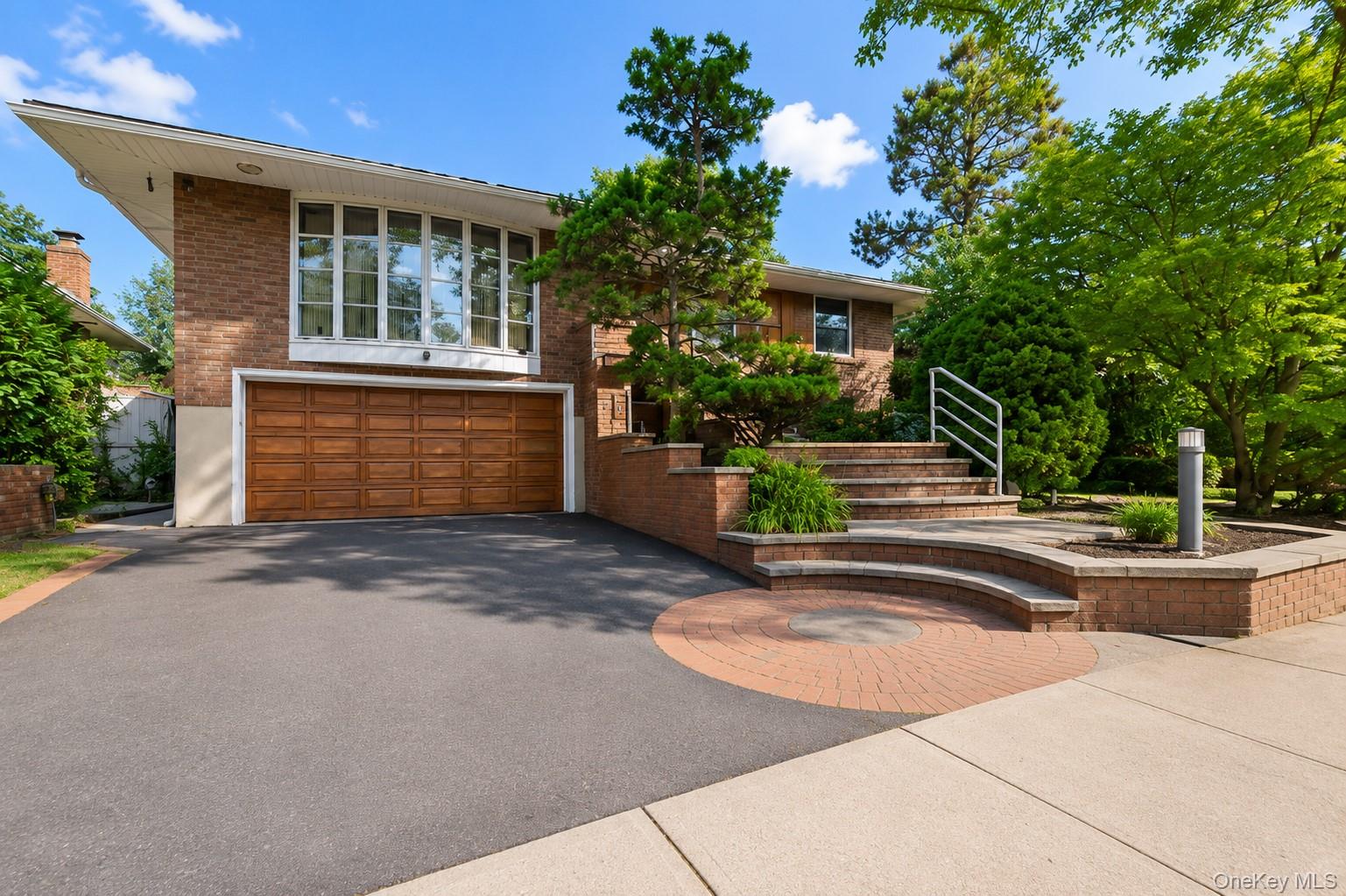 561 Golf Drive — photo