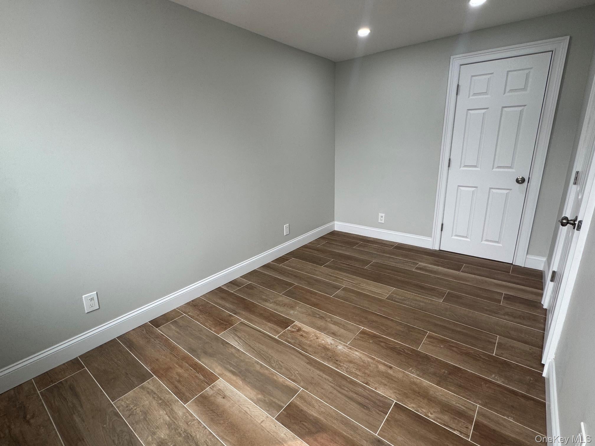 233 S Franklin Street Apt 1 — photo