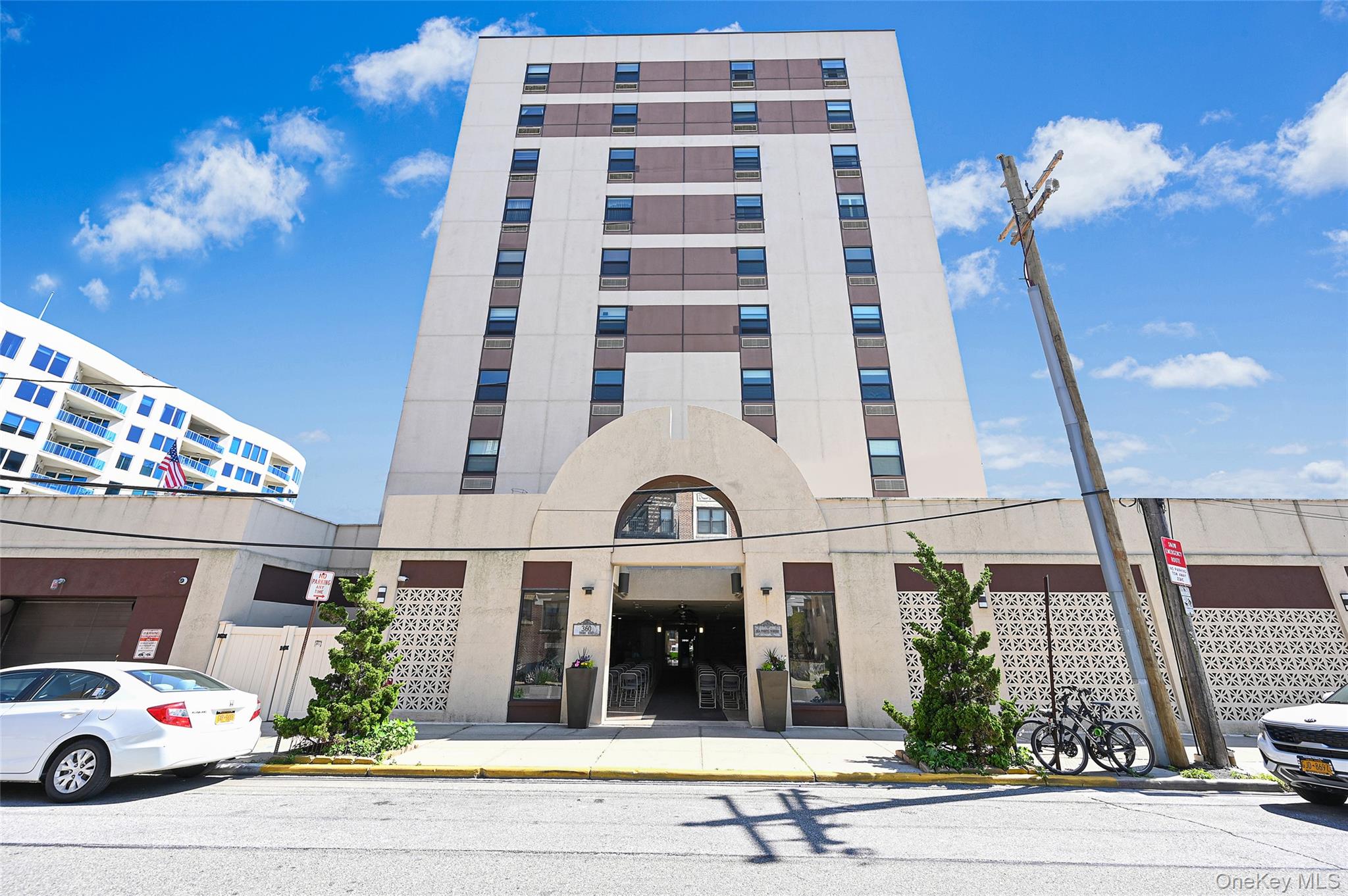 360 Shore Road 4K — photo