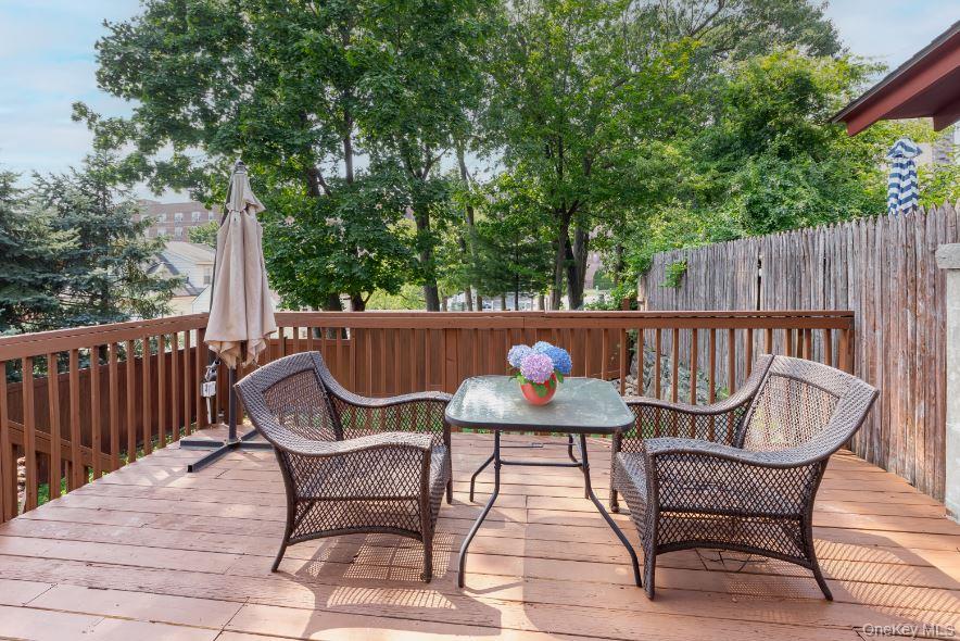 5637 Delafield Avenue — photo