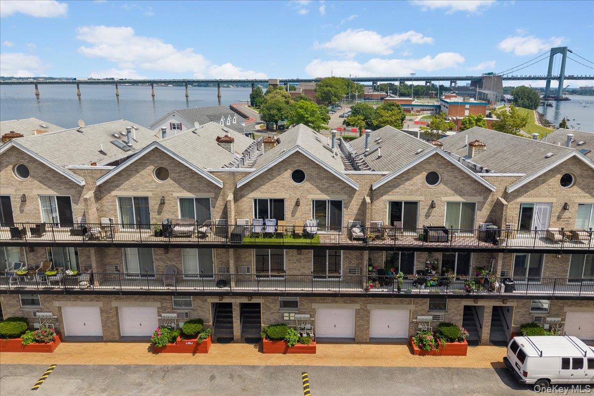 10 Pennyfield Avenue 5C — photo
