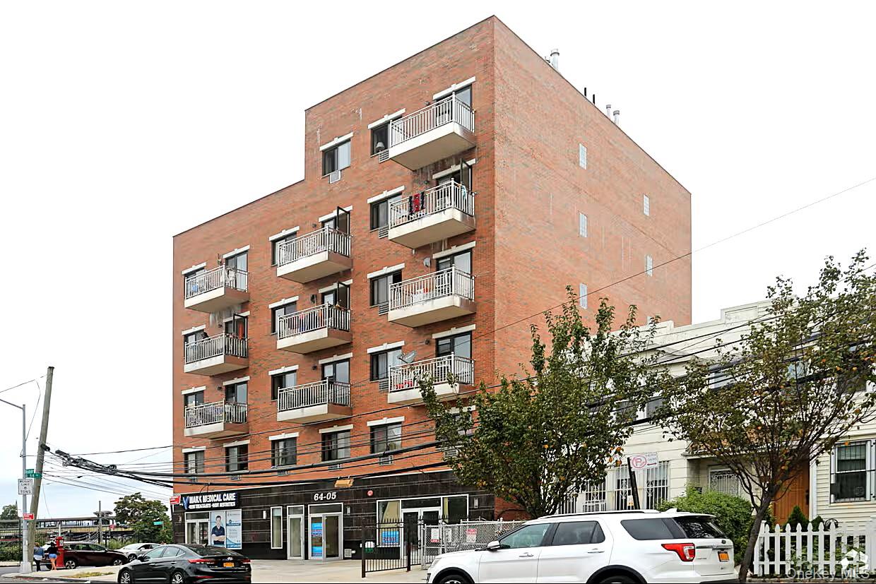 64-05 Woodside Avenue 4E — photo