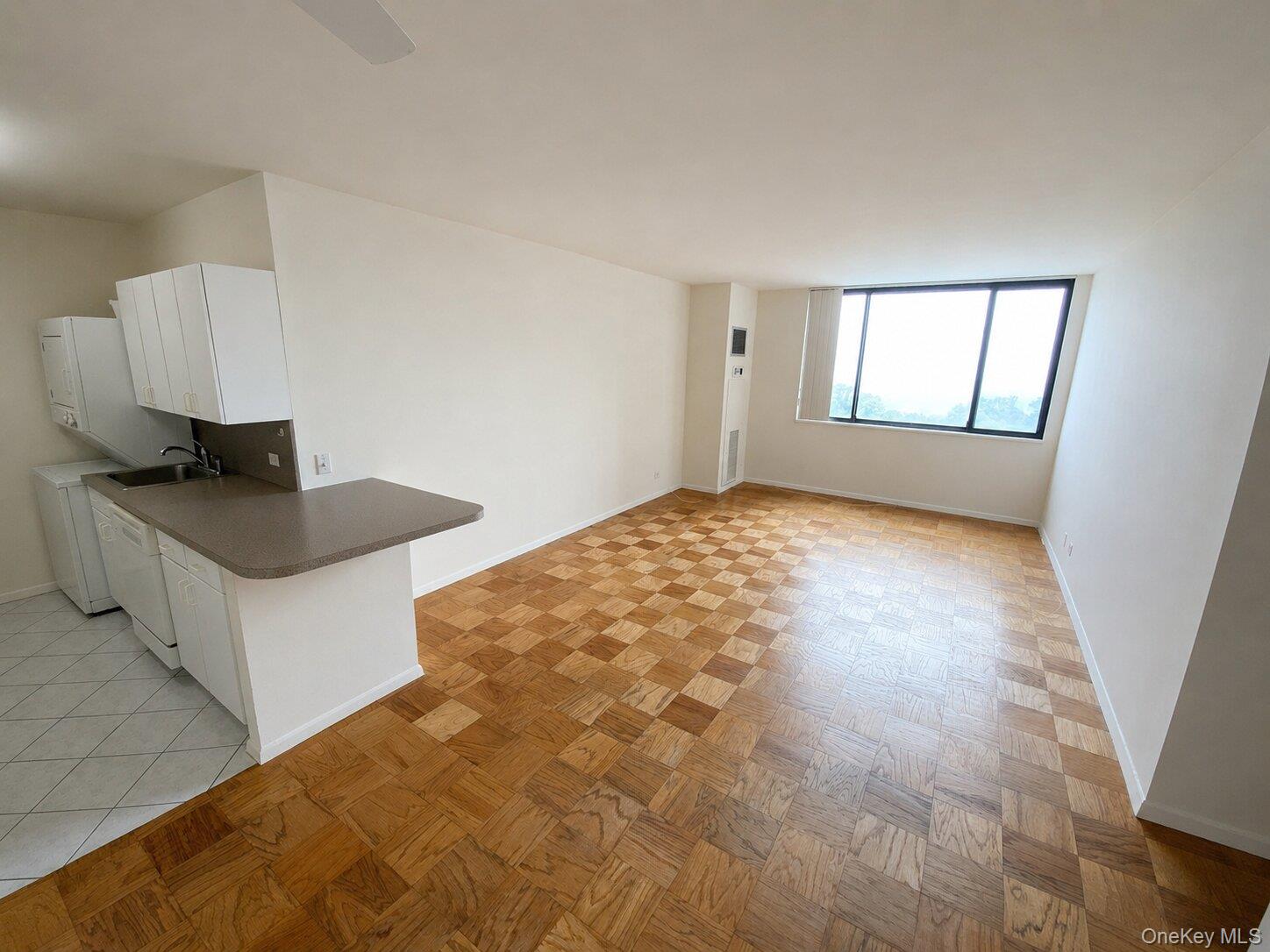 27010 Grand Central Parkway 7C — photo