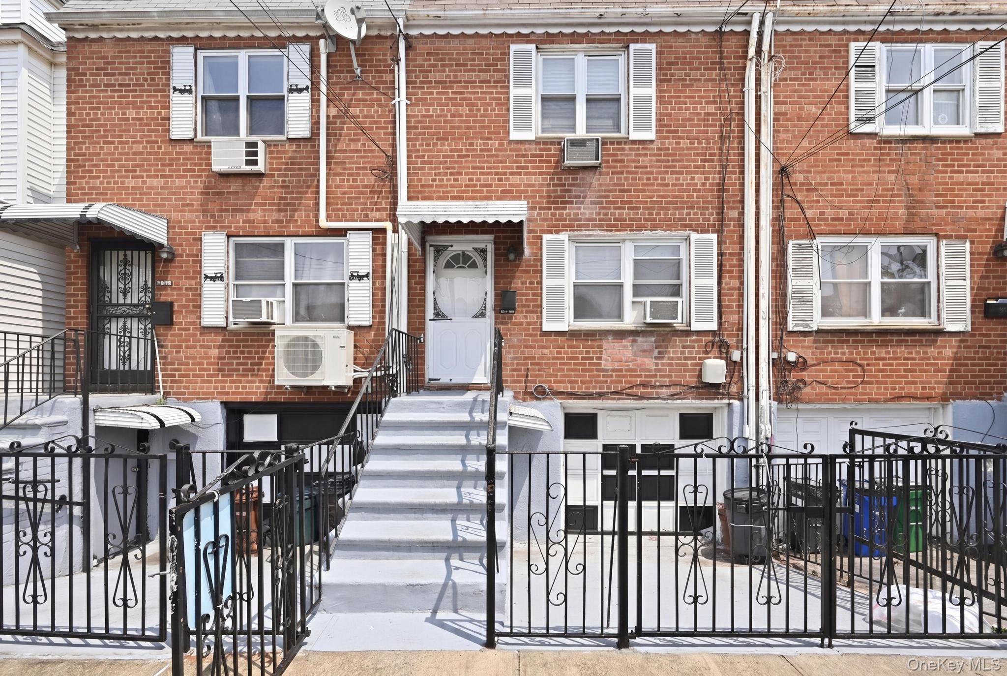 103-19A 110th St. South Richmond Hill — photo