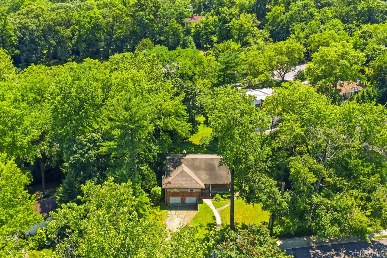 80 Nassau Drive — photo