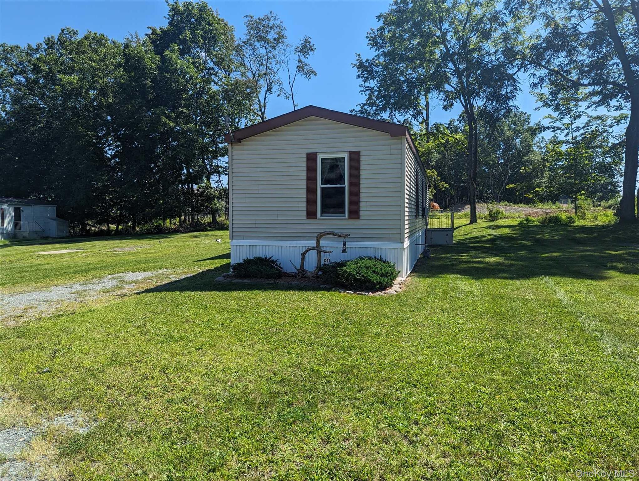132 North Montgomery Street C11 — photo