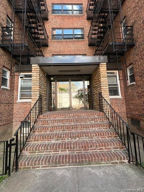 64-74 Saunders Street 1E — photo