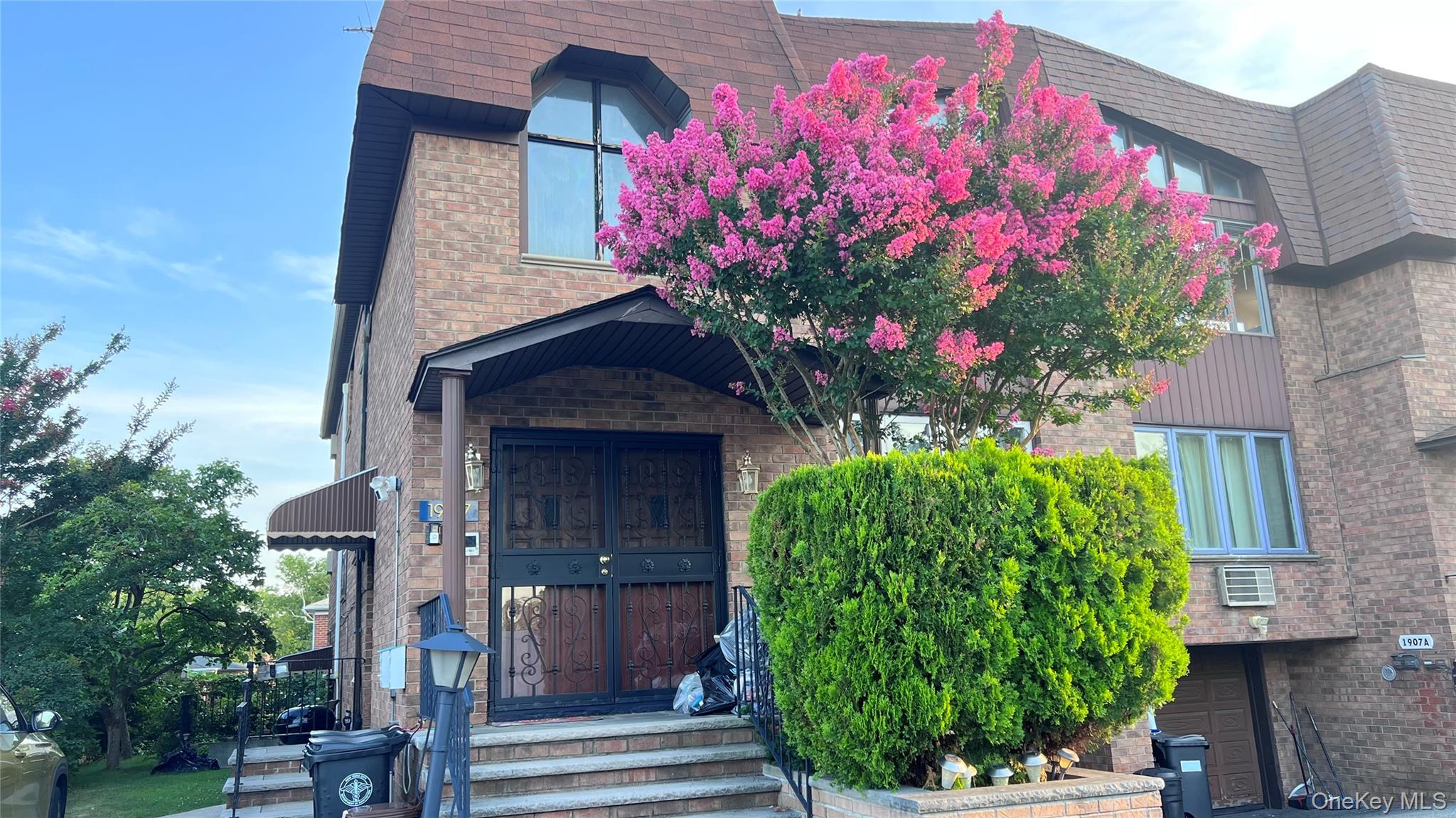 19-07 Clintonville Street 2Fl — photo