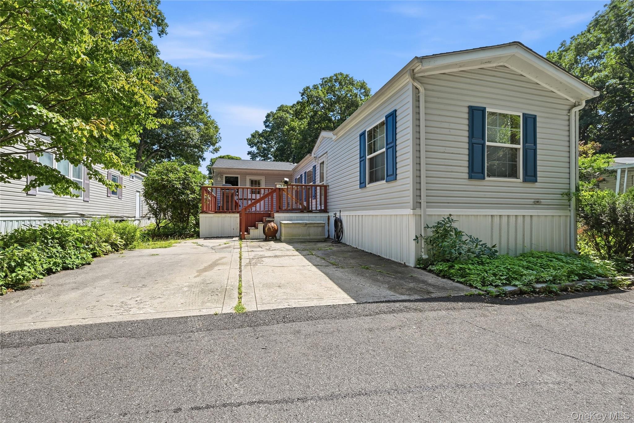 658-A11 Sound Avenue — photo