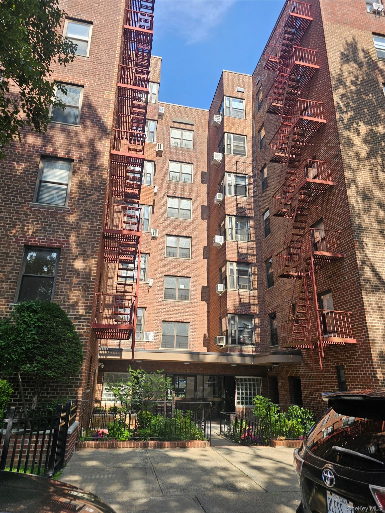 32-23 88 Street 306 — photo