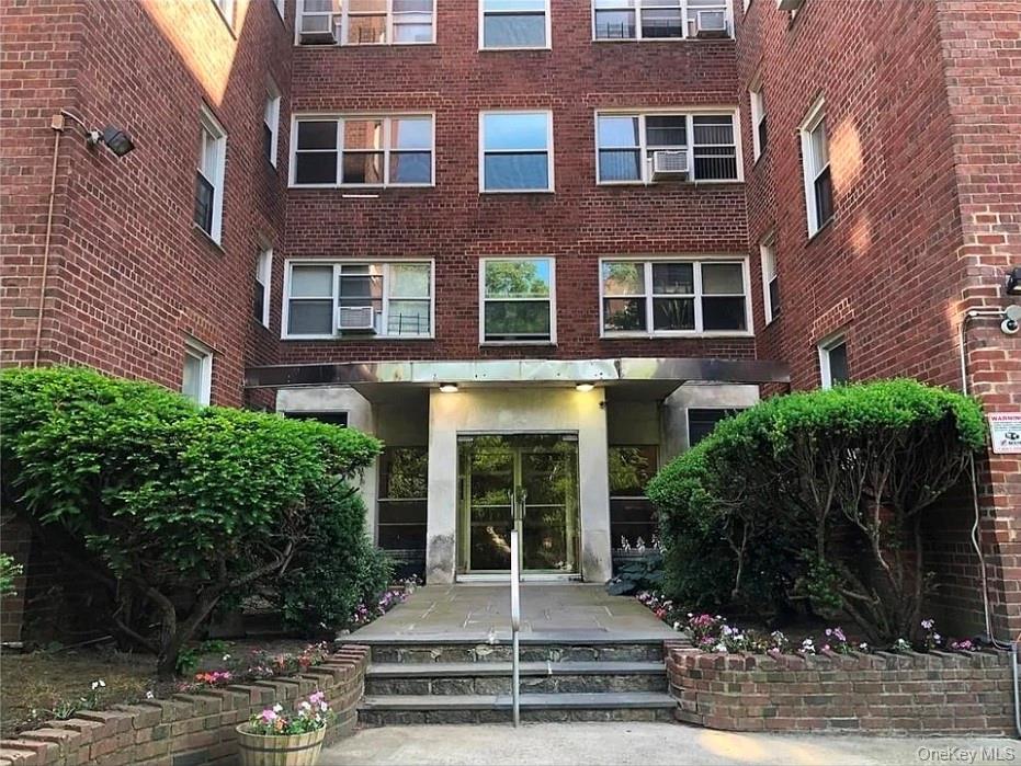 1234 Midland Avenue 6E — photo