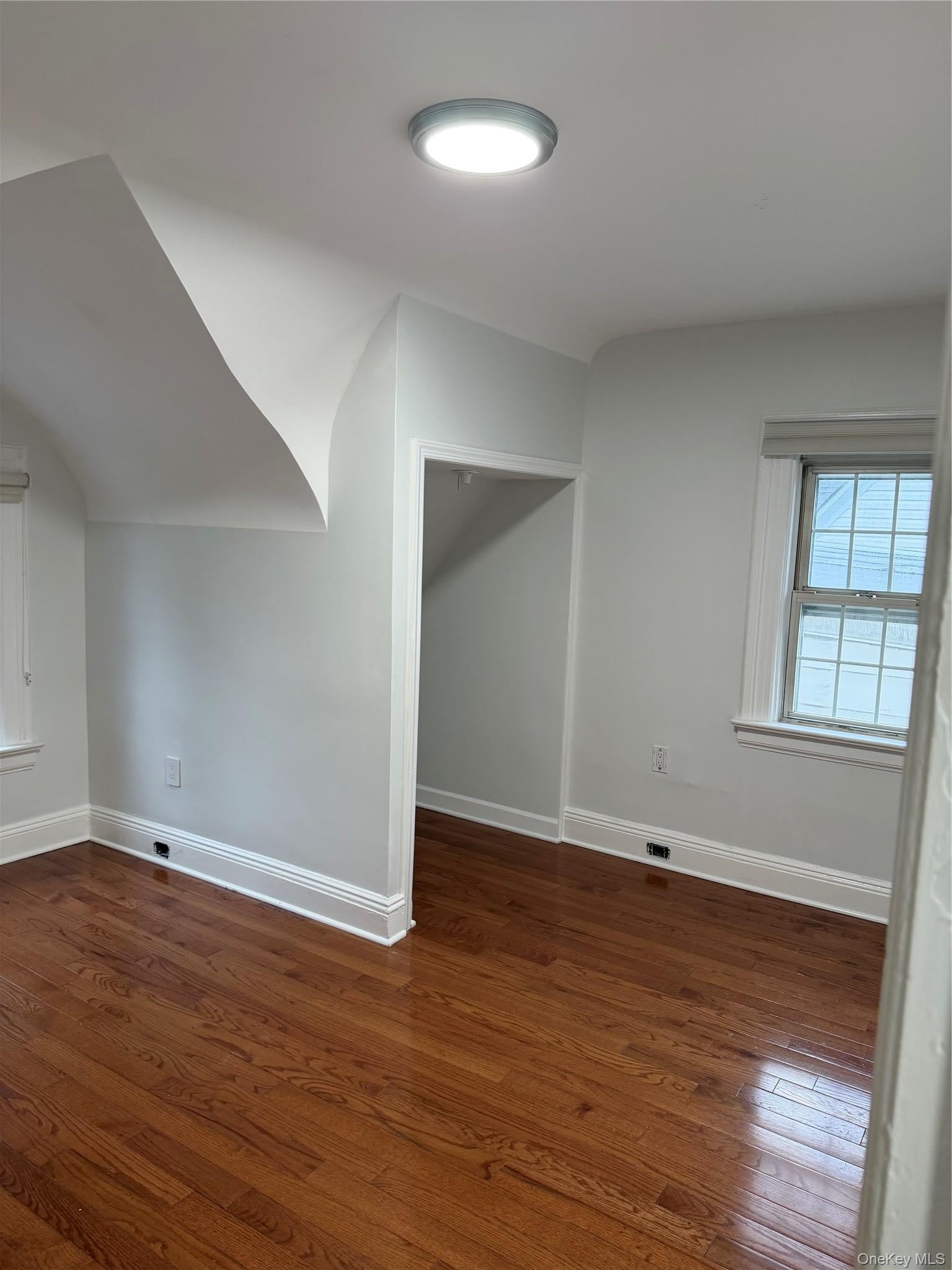 Home in Woodhaven, NY 11421 — photo 2
