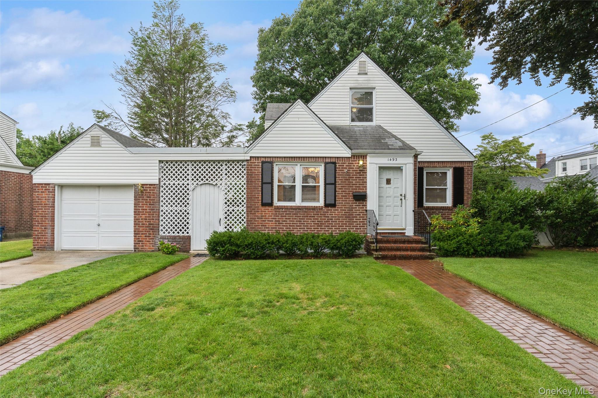 1493 New Hyde Park Drive — photo
