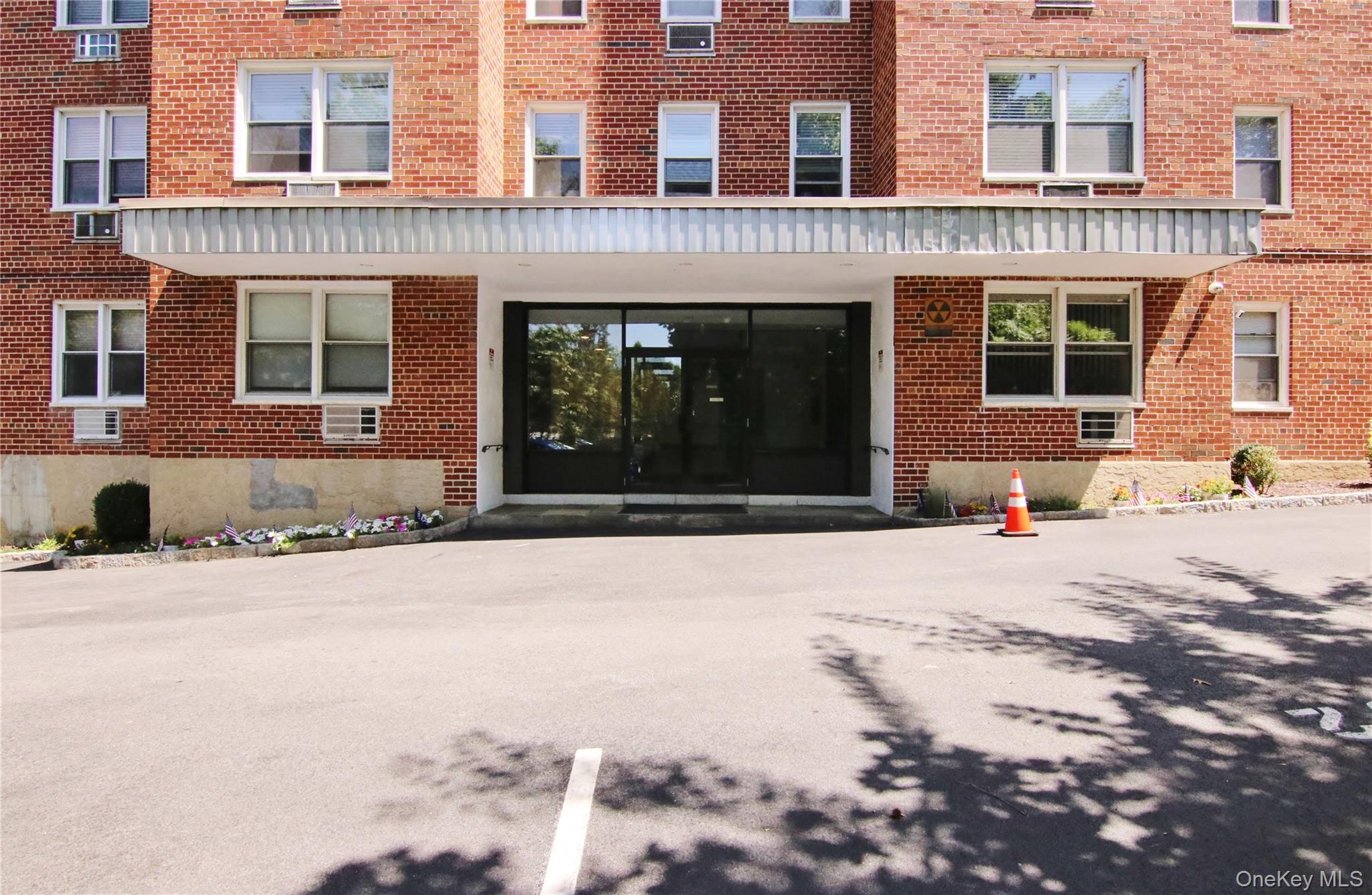 510 Midland Avenue 1a — photo