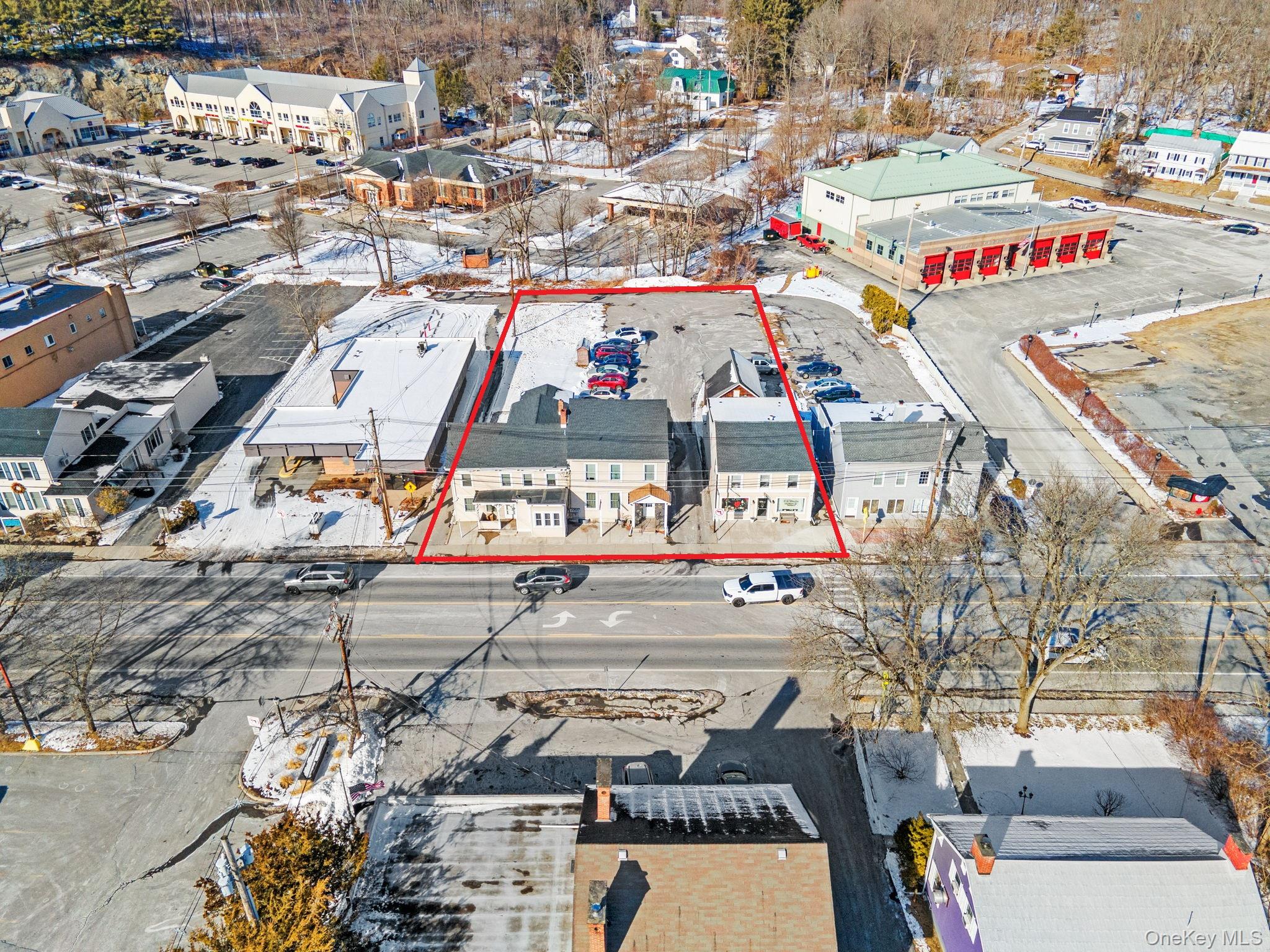 1611 Main Street — photo