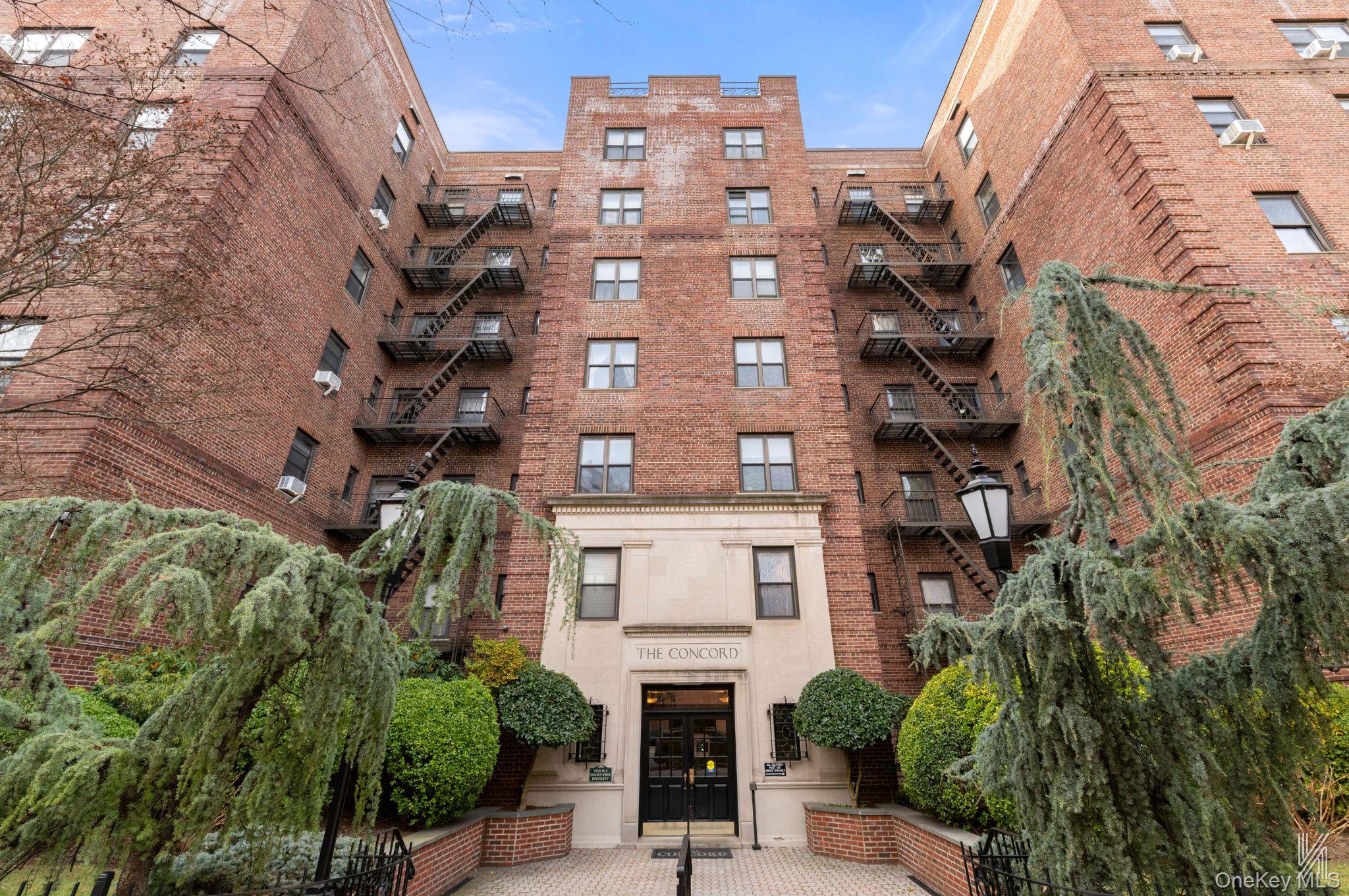 25-40 31st Avenue 6E/F — photo
