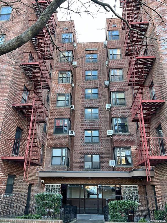 32-40 89th Street 611 — photo