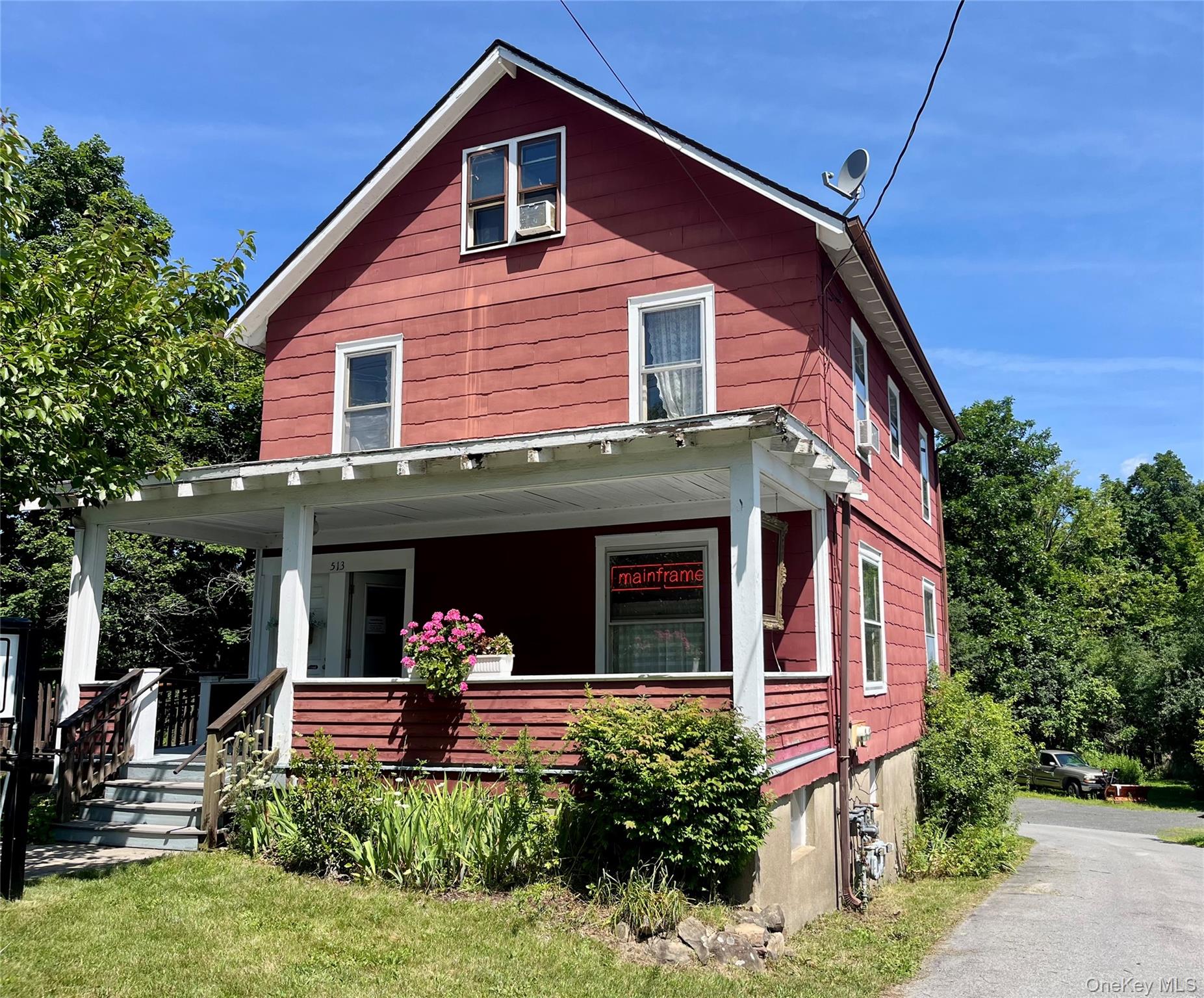 513 E Main Street — photo