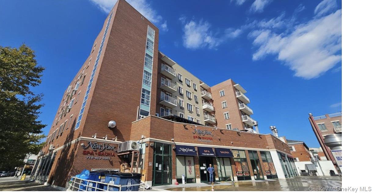 149-06 Northern Boulevard 405 — photo