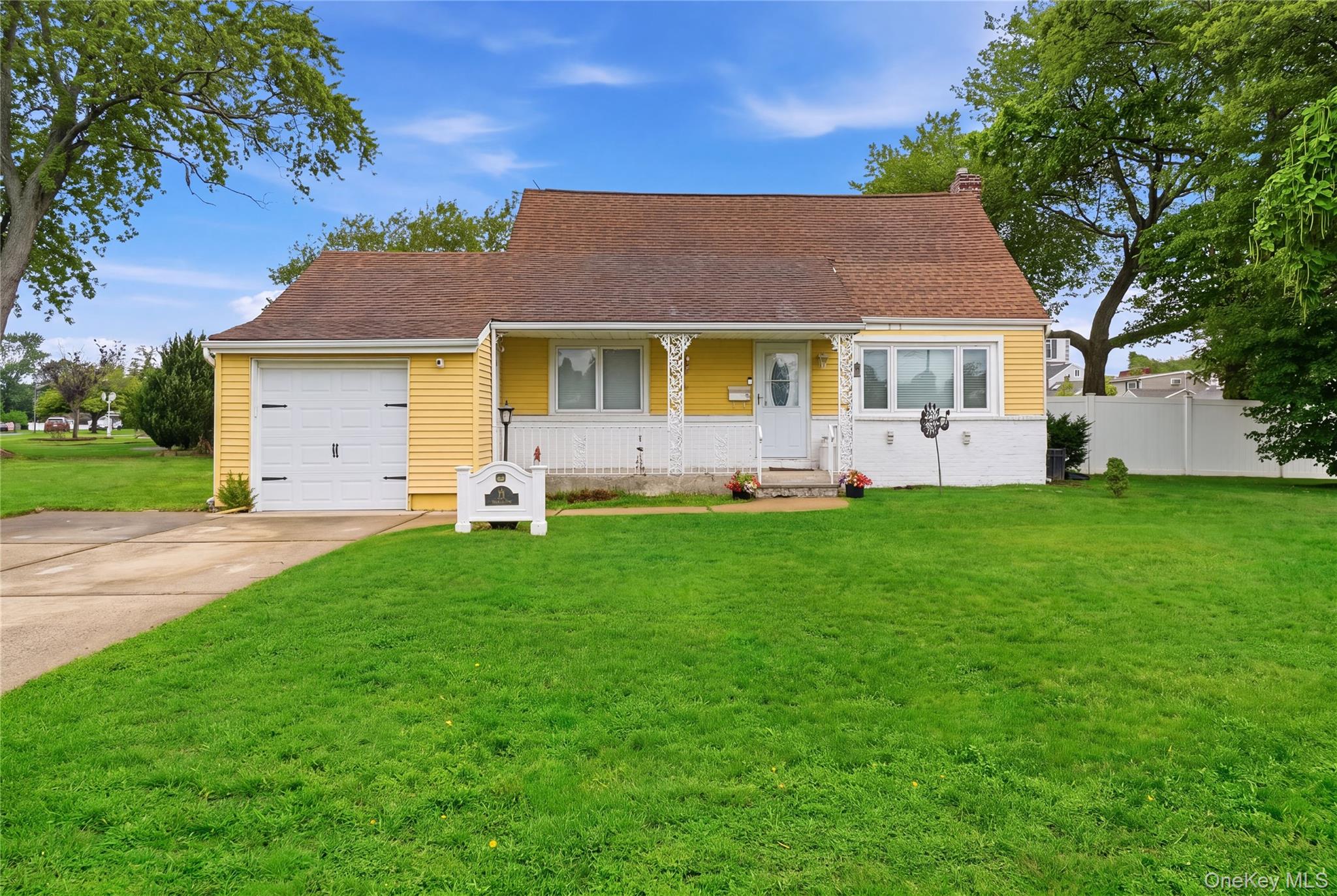 11 Mell Drive — photo