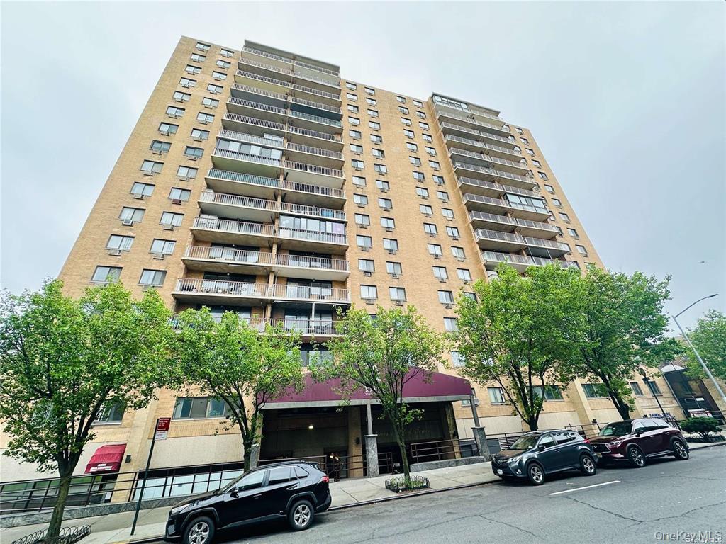 92-29 Queens Boulevard 16H — photo