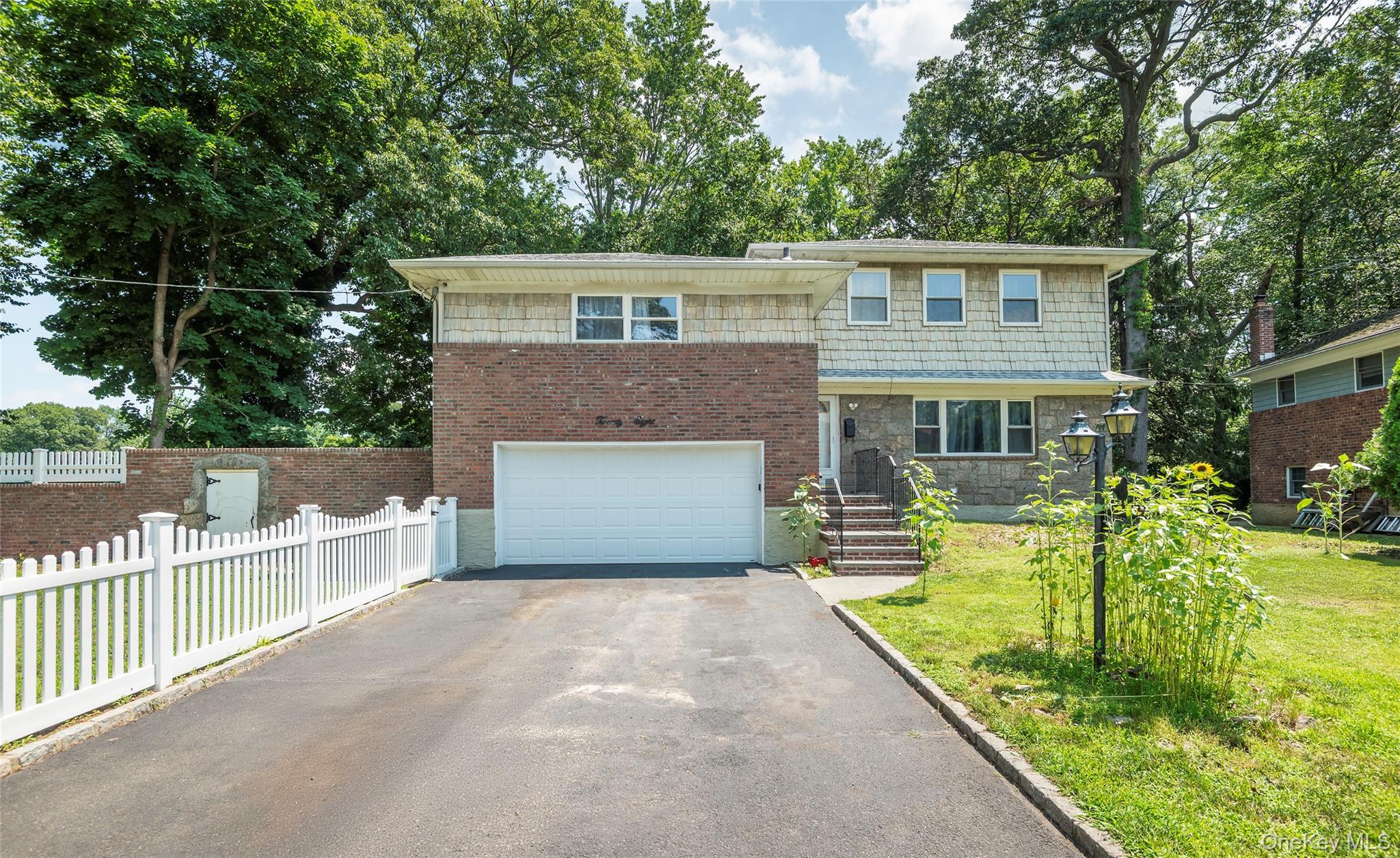 28 Brookdale Road — photo