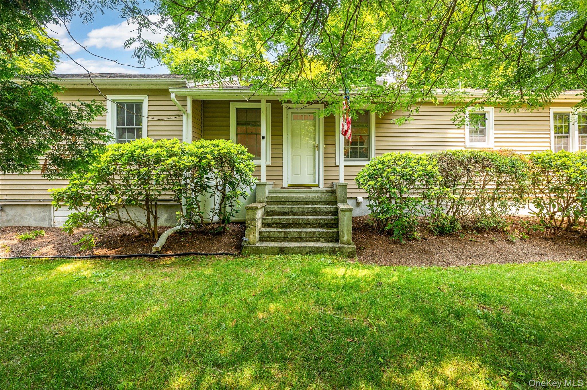 12 Lakeview Drive — photo