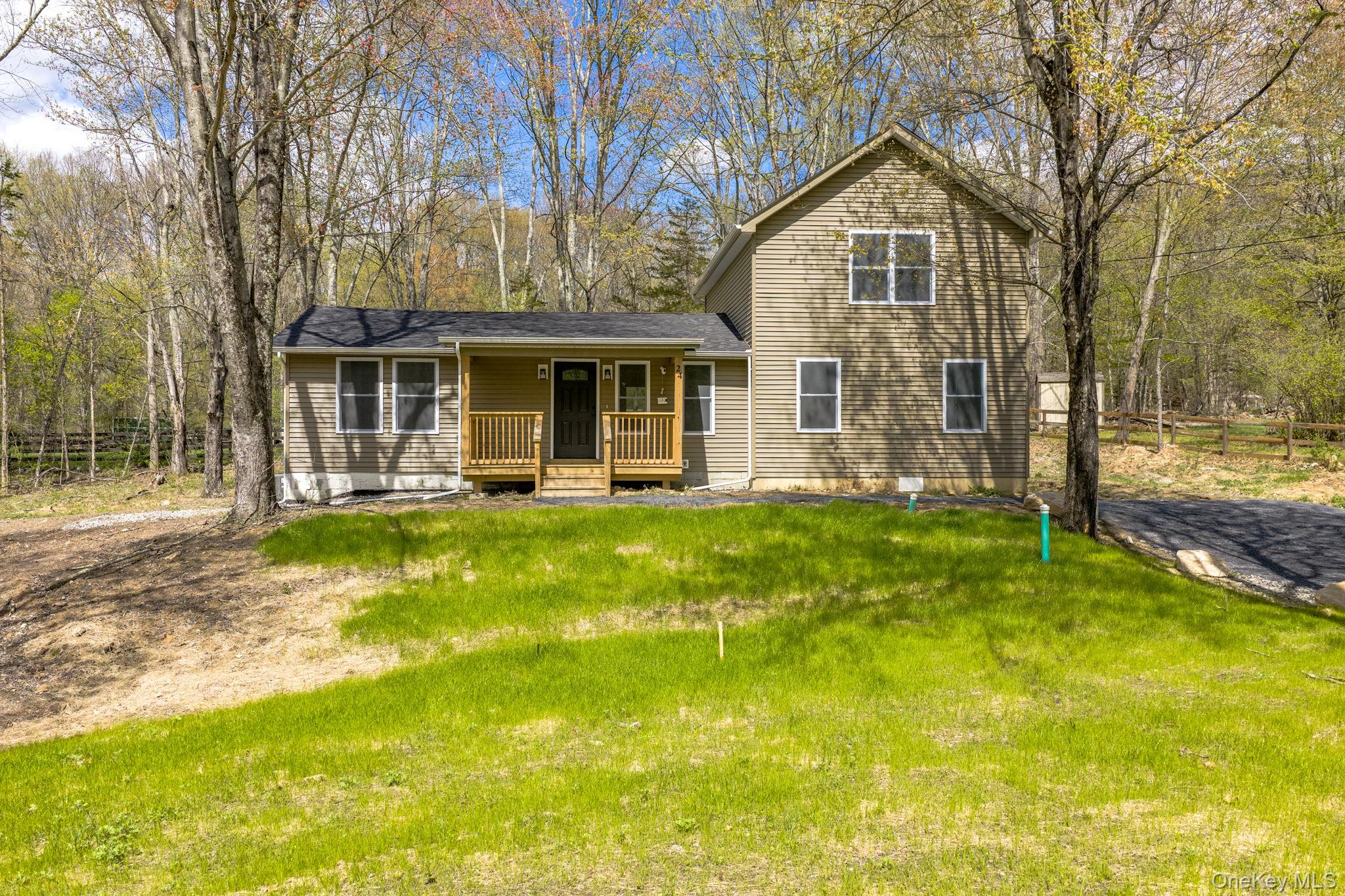 24 Farmingdale Lane — photo