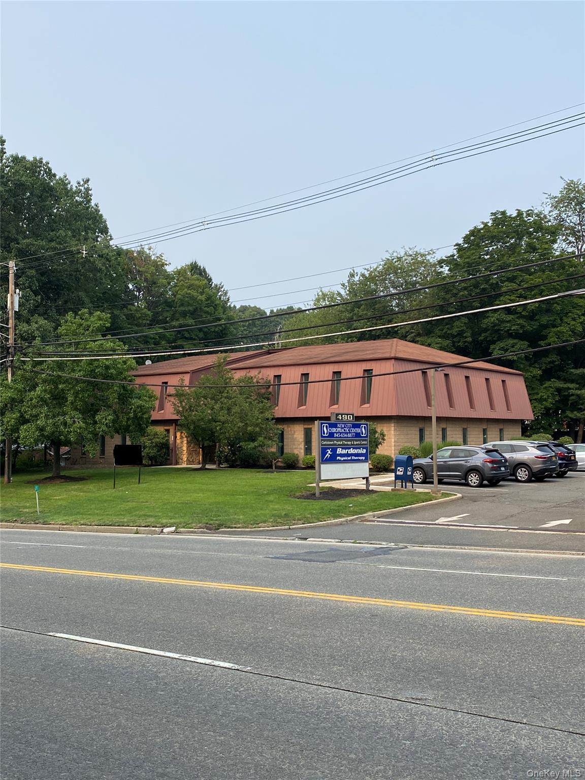 490 Route 304 — photo